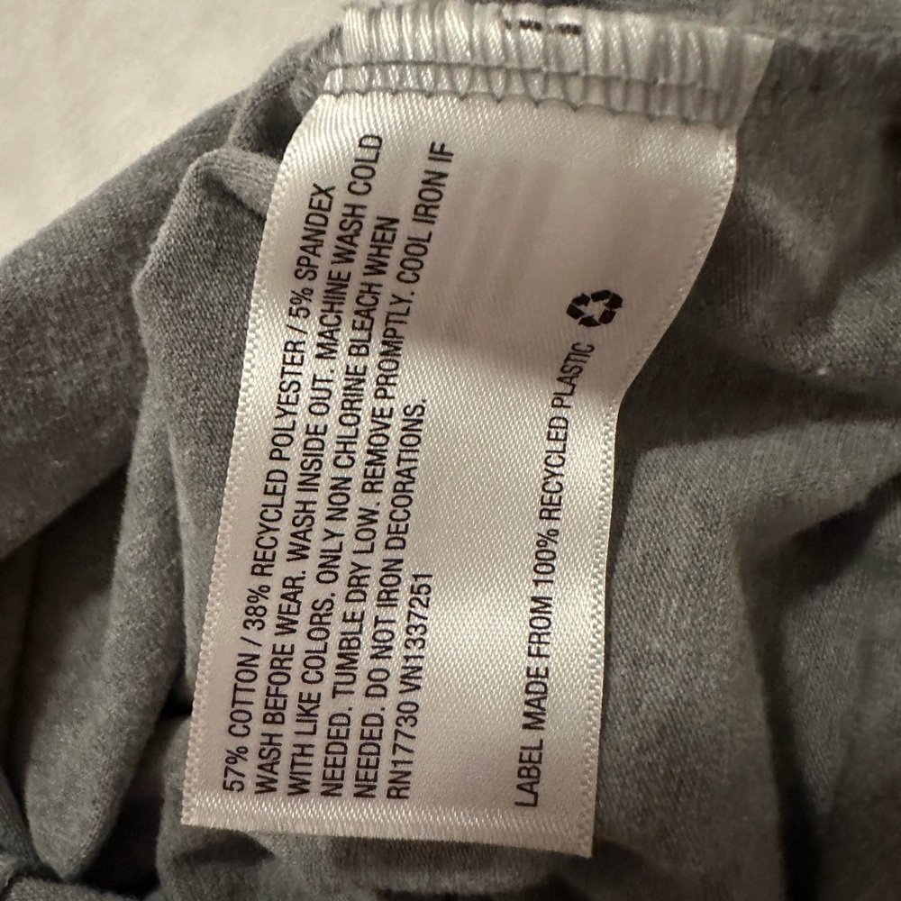 3/$9 Cat & Jack "Hi!" onesie - Picture 3 of 3